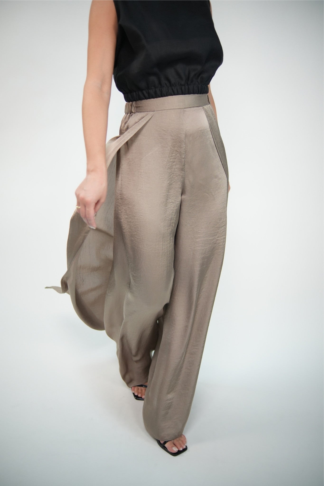 Free Flow Trouser - Golden Brown