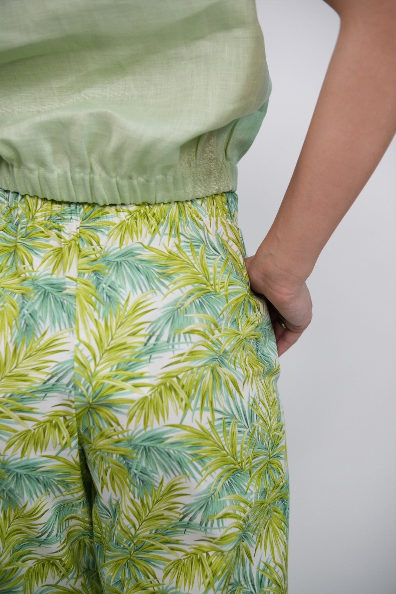 Casual Trouser in Green-Blue
